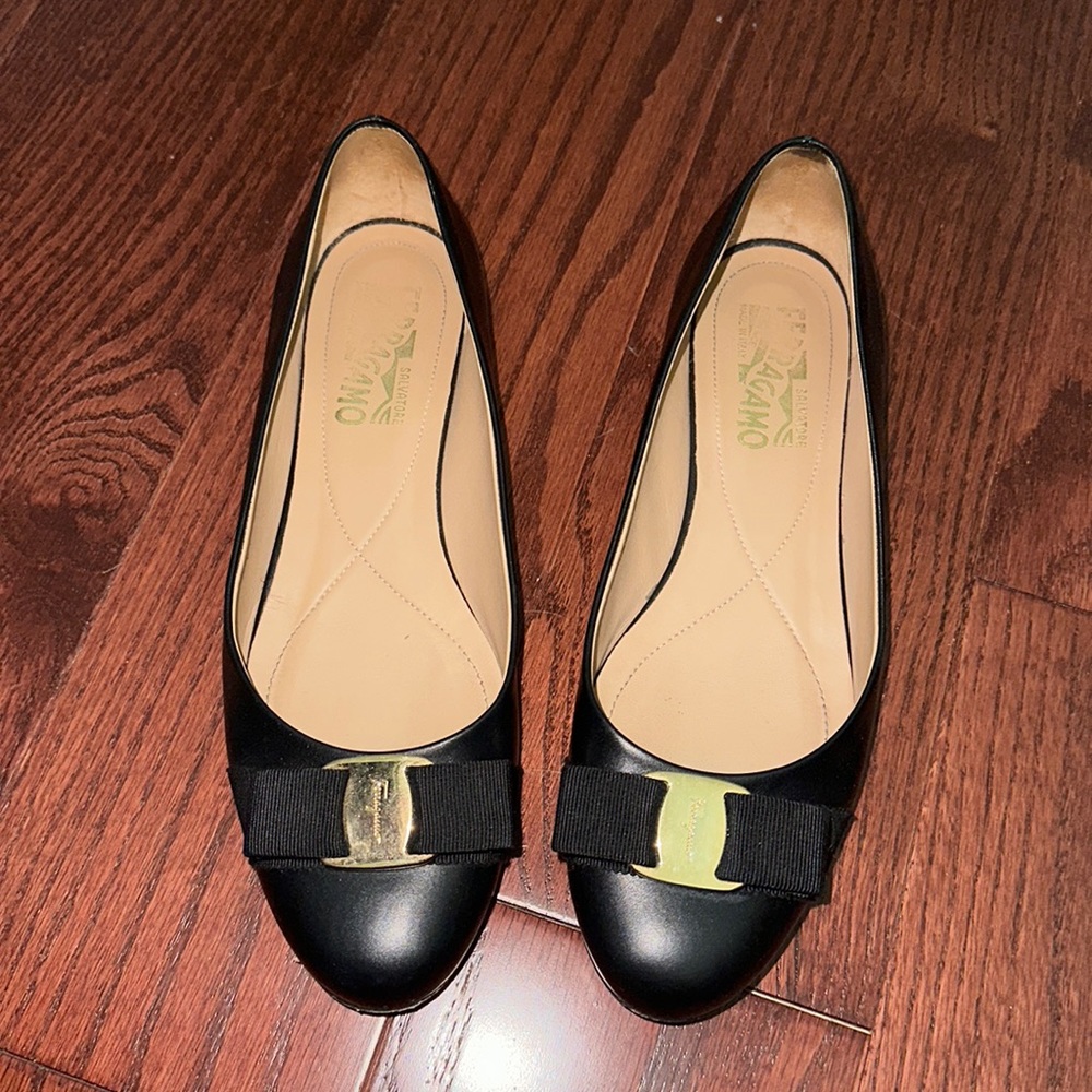 Ferragamo Varina ballet flat size 8